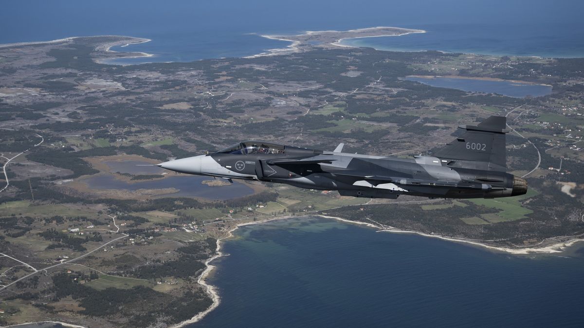 Švédové začínají cítit, kolik bude stát vstup do NATO. Ustupují Turkům